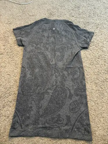 Lululemon Run: Swiftly Tech Short Sleeve *Paisley