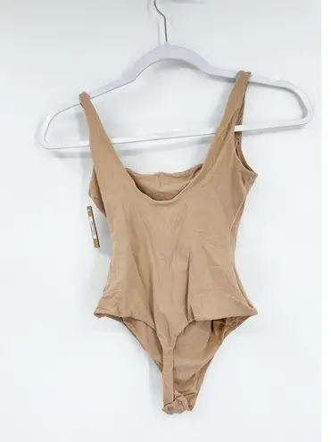 SKIMS Fits Everybody Clay Square Neck Bodysuit Size Small NWT