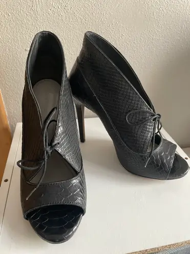 Pour La Victoire Black Leather Python Women's Steletto Peep Toe Shoes