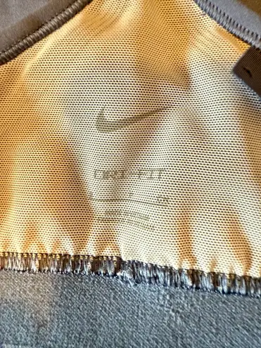 Nike  IndyWomen's Light-Support Padded V-Neck