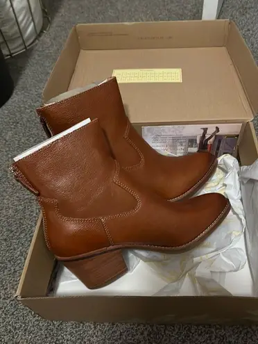 Sofft Boots Brown Size 6