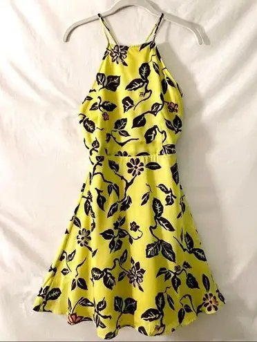 BB Dakota NEON YELLOW FLORAL PRINT CROSSBACK SKATER DRESS — LIKE NEW - Small