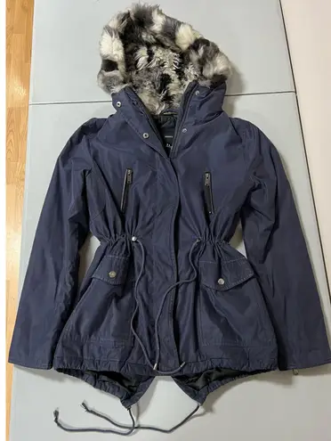 Forever 21 Navy Blue Faux Fur Drawstring Fitted Winter Coat Ski Jacket Size M 💙🖤🤍