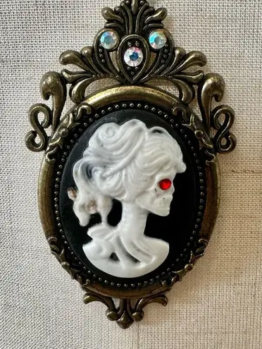 Girl Skeleton Cameo Pendant necklace
