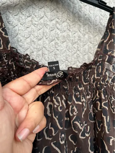 Guess  cold shoulder short-sleeve semi-sheer blouse with animal print size Small