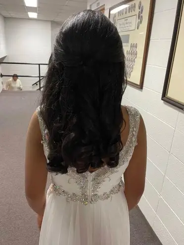 White Pageant / Prom Dress Size 6