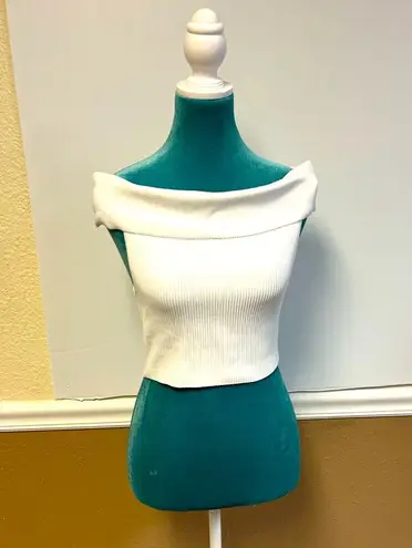 Babaton Aritzia Sculpt Knit Off-Shoulder Crop Top – Size M