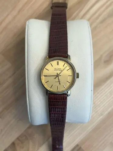 Bulova Accutron Ladies Watch RARE Vintage Gold Tone Case and Dial