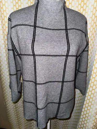 Tahari  size large mock neck sweater top