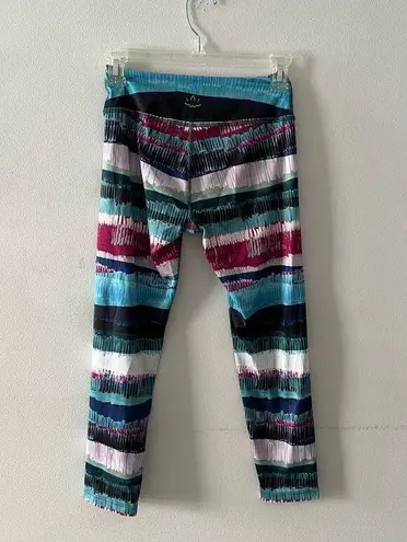 Beyond Yoga Leggings Women's Small Capri Palm Shadow Lux Print Activewear