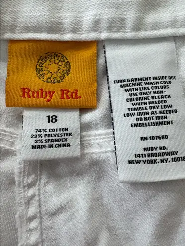 Ruby Rd Ruby, RD. Size 18 white cropped pants with bling.