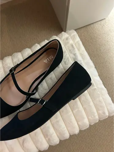 MIA Black Flats  Aviba-N 