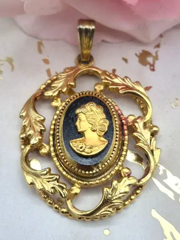 Whiting & Davis Vintage  Gold Tone & Black Cameo Leaf Pendant Classic 2" - Image 1