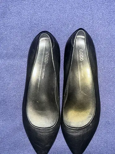 Ecco Black Leather Flats