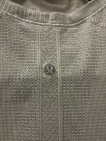 Lululemon Swiftly Tech Short Sleeve 2.0