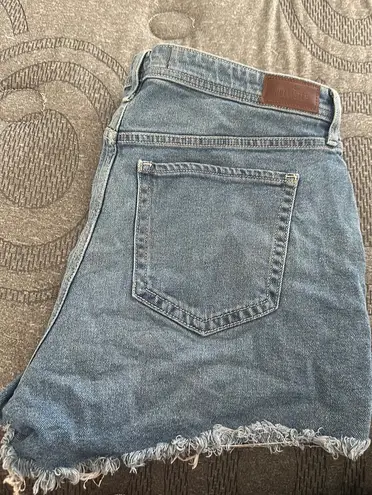 Hollister Ultra High Rise Mom Shorts 3”