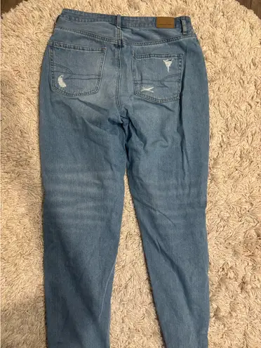 American Eagle  Mom Jeans