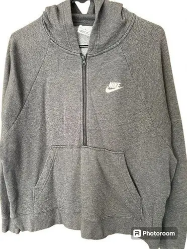 Nike Women’s zip up hoodie size medium