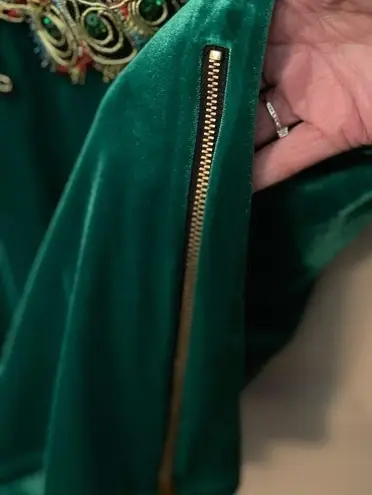 Slave to Art vintage green velour tunic with sequined & embroidery peacock. Size L