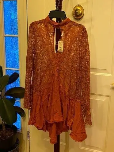 Free People Nwt  ROSE COLORED LACE TOP SIZE XS