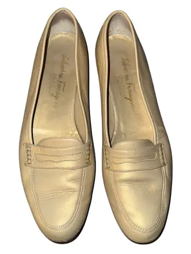 Salvatore Ferragamo Women's Gold Leather Loafers Size 8 AAA Narrow Slip On