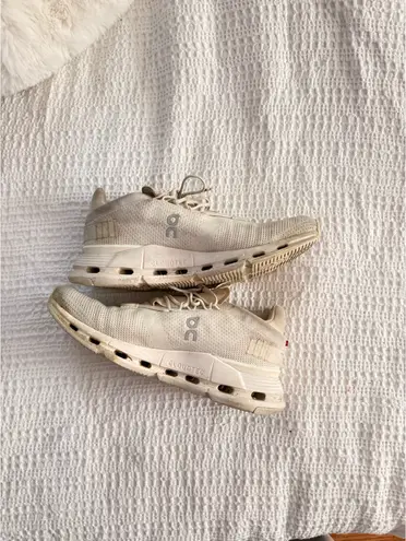 on cloud  Shoes White Running Women’s - Image 2