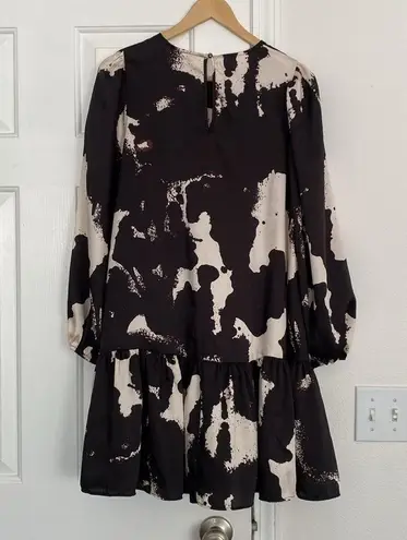 Alexis  for Target black and cream balloon sleeve dress.