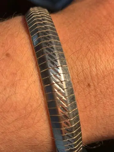 925 Sterling Silver Omega 7 1/2 inch Bracelet with Clasp. Made in Italy Silver