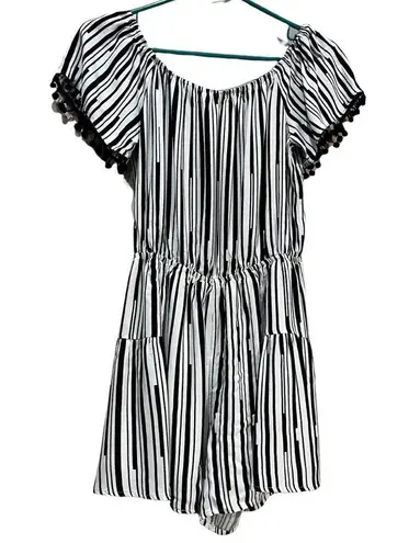 ee: Some Black and White Striped, Off the Shoulder Romper Size Small