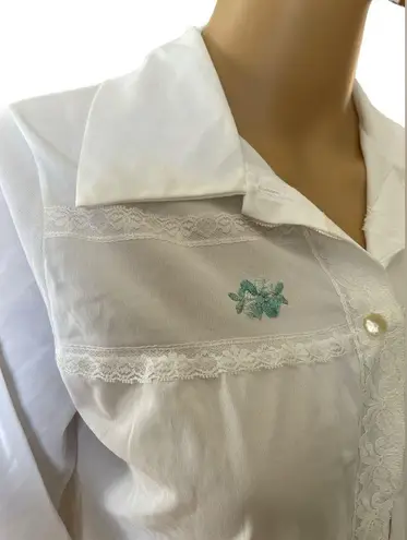 JCPenney Vintage 70s White Blue Embroidered Dreamy Floral Crop Button Sleep Top