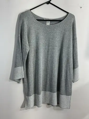 Womans Two One Two NY XL Gray White 3/4 Sleeve Pullover Scoop Neck Sweater - Image 1