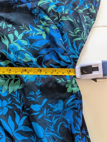 Liverpool Los Angeles Blue Topaz Short Sleeve Top -Size S