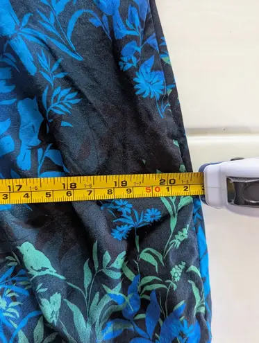 Liverpool Los Angeles Blue Topaz Short Sleeve Top -Size S