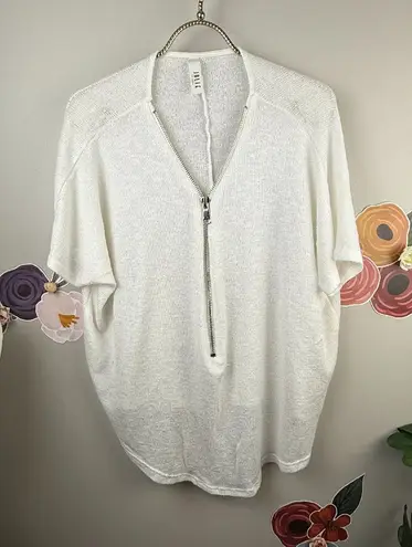 Jolie White Zipper Relaxed Fit Top