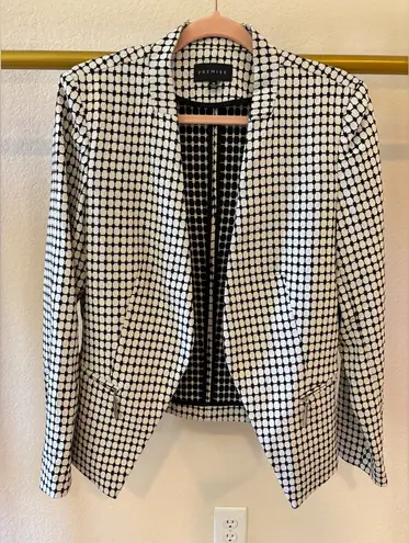 Premise Women’s black and white geometric blazer jacket