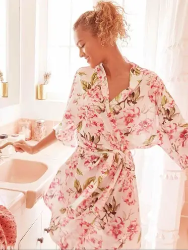 Show Me Your Mumu 🆕  Brie Floral Robe