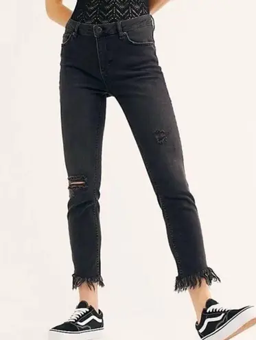 Free People  Great Heights Frayed Skinny Jeans Size 28