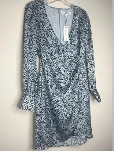Cupcakes and Cashmere Satin Long Sleeve Virgo Leopard Wrap Mini Dress Blue Fog Black XS