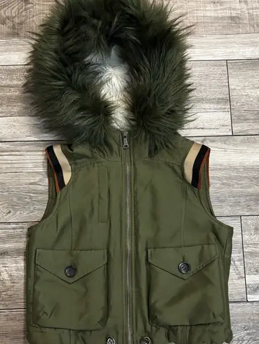 United Colors Of Benetton Puffer Vest – Size Small – Faux Sherpa Fur Hood