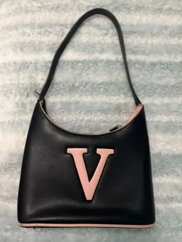 Letter V Fashion Bag Black