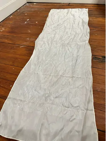 White Vintage Elegant Paisley Detail Textured Satin Hand Rolled Bridal Scarf