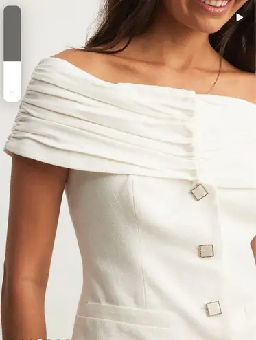 NA-KD Linen Blend Off-Shoulder White Buttoned Top