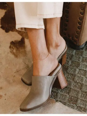 Yellow Box Marylou Light Gray Block Heel Mules Size 9.5 NEW