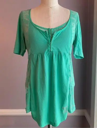 DKNY  Jeans petites green burnout short sleeve hi low top hook and eye closure - Image 1