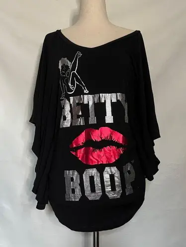 Betty Boop Universal Studios  Women Top Size Medium Bat Wing Foil Graphic Lip