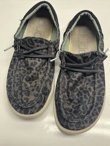Hey Dude Shoes Wendy Sox Leo Brown Women’s Size 6 Slip On Loafer Fabric Leopard