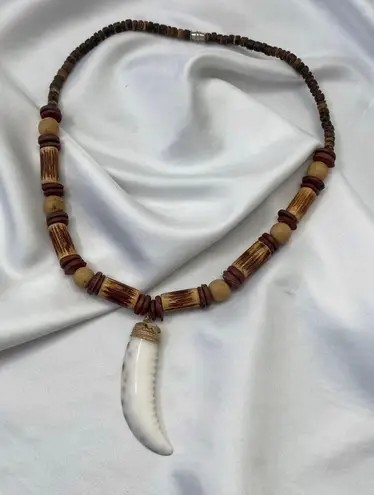 Early 2000's Brown Wood Beaded Boho Grunge Tooth Pendant Necklace