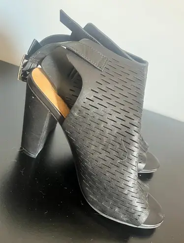 Rouge Helium Womens Wedges Heels Size 7.5 / 37.5 Black