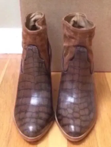 Matisse Footwear MATISSE Understated ‘Done and Dusted’ Oak Leather western Bootie