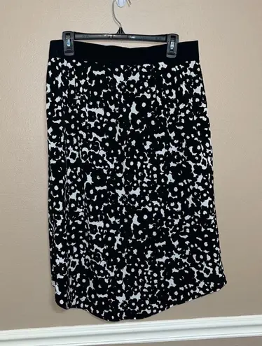 CAbi Women’s  Dixon black and white high low midi skirt size medium style 5321